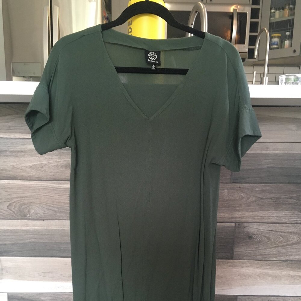 Green knee length tunic dress